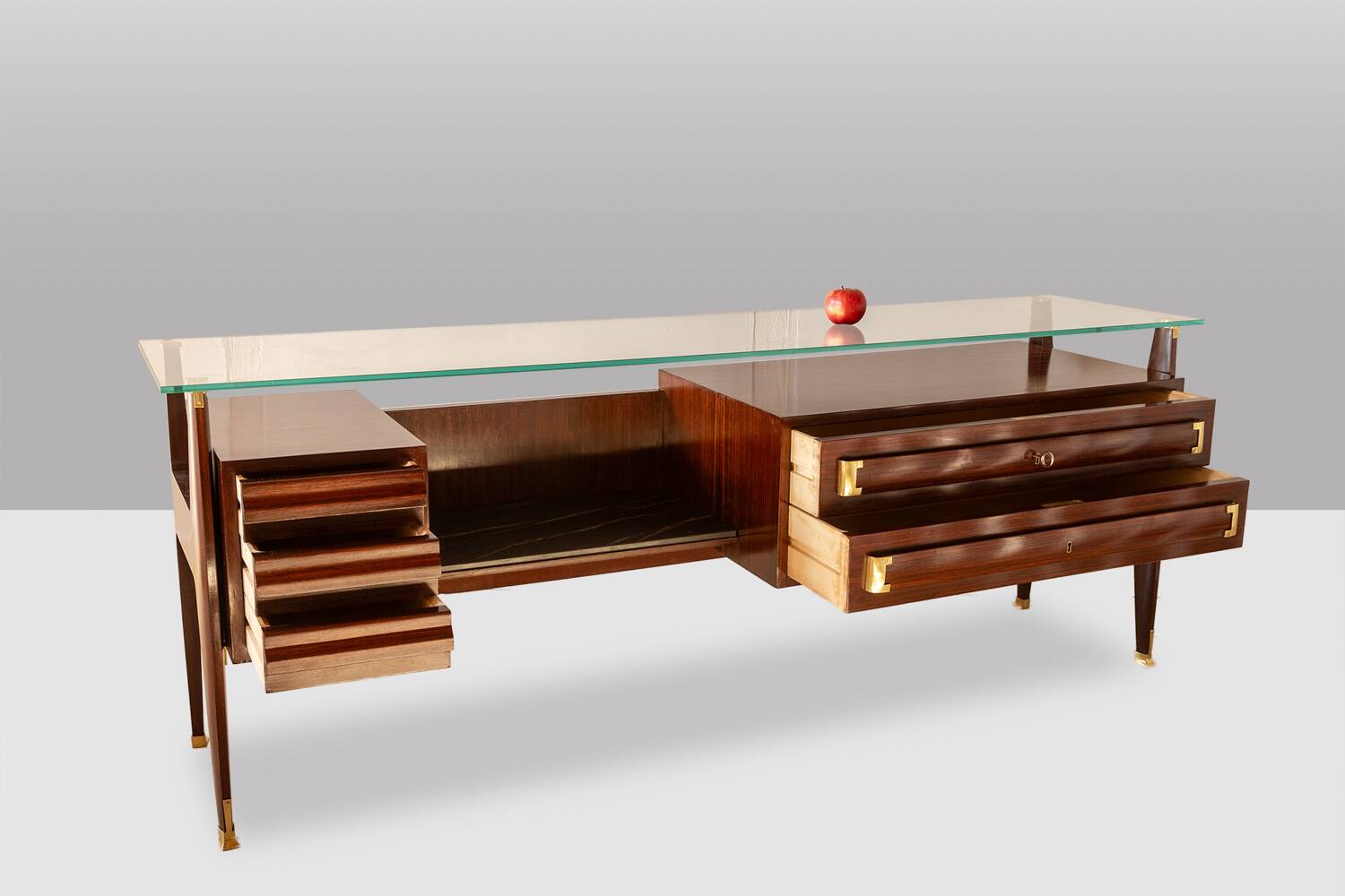 Commode or sideboard in rosewood. Italian work from the 1960s.