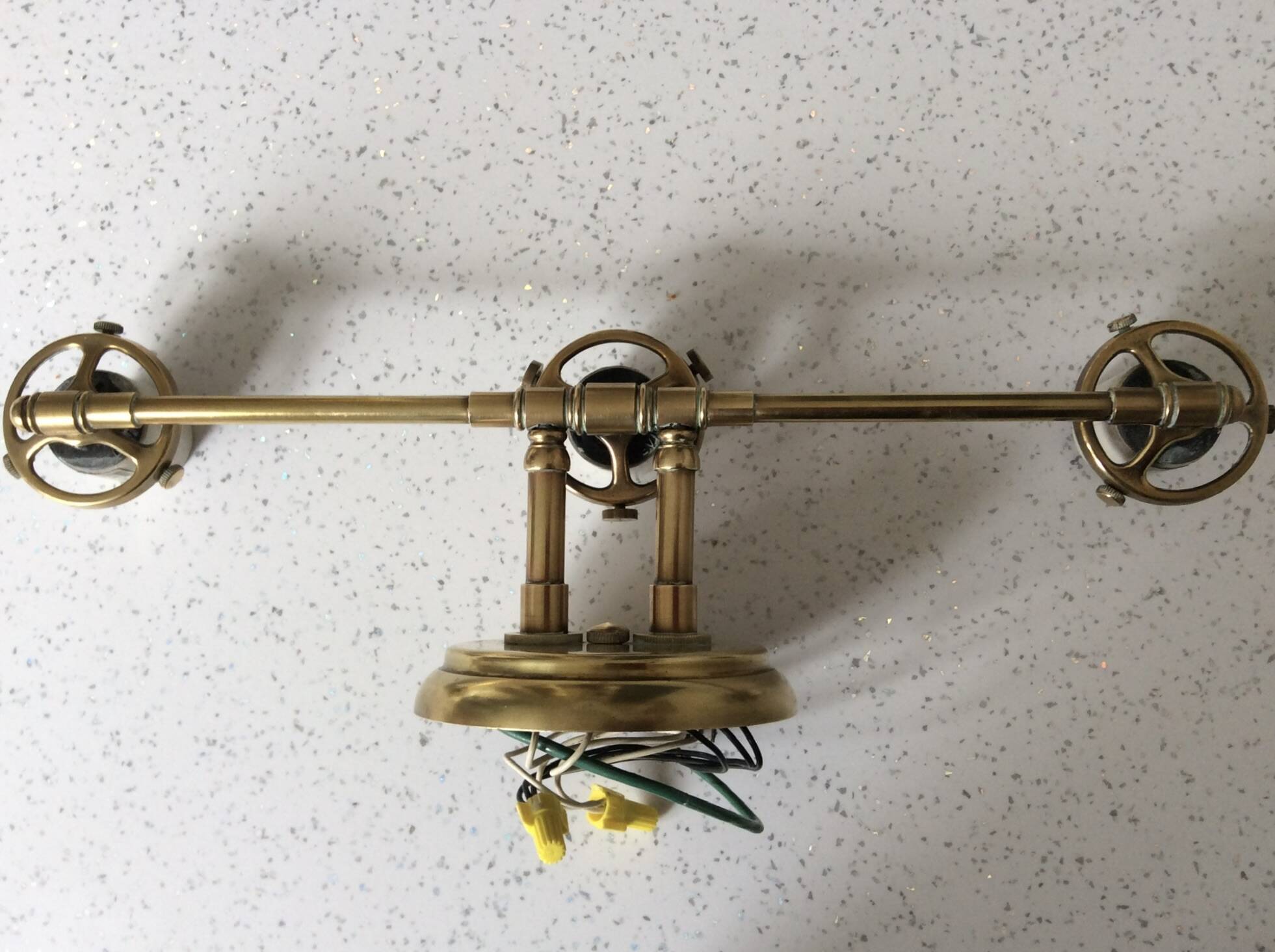 Brass wall light: 3 lamps