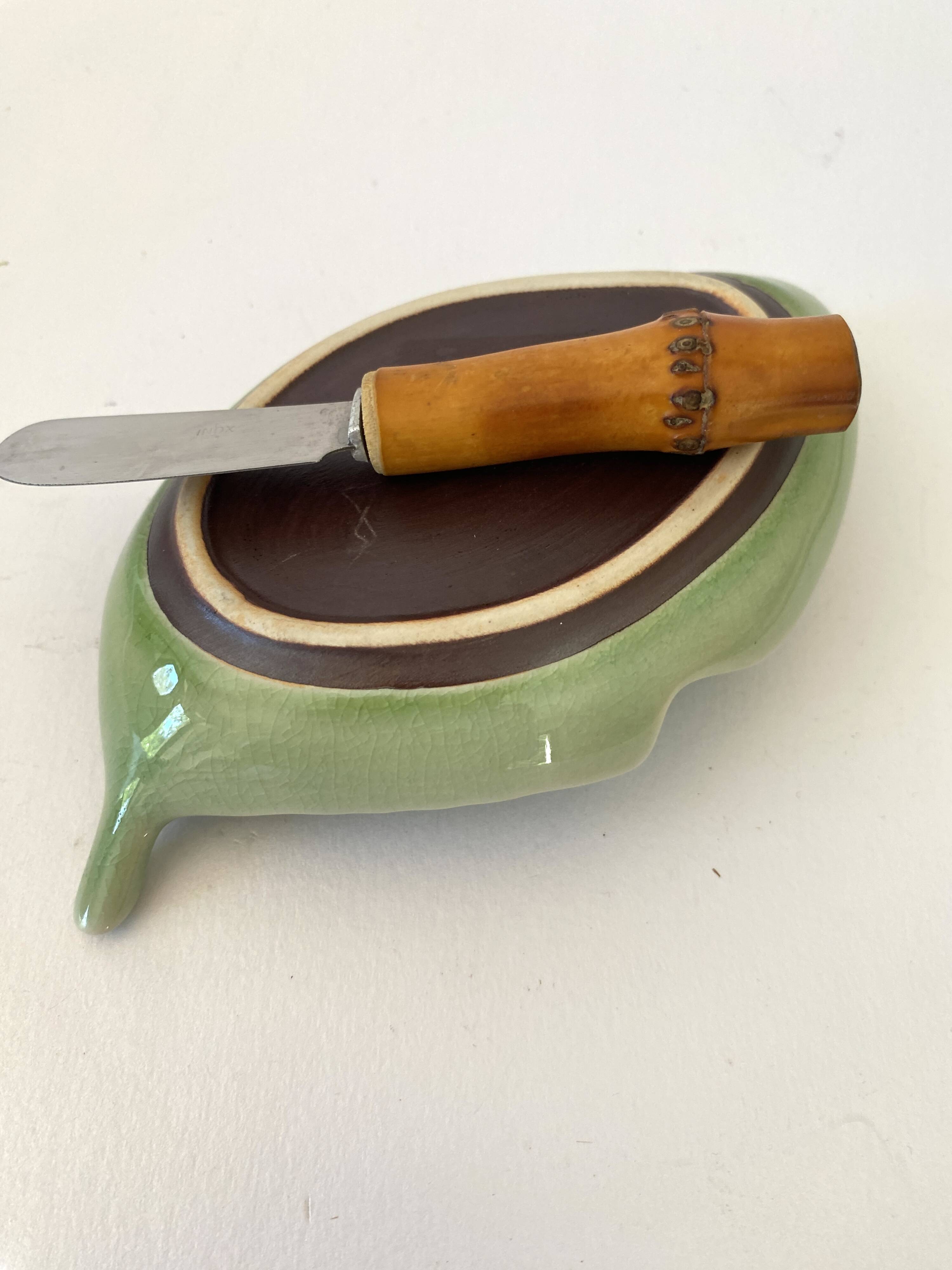 Small butter dish, bamboo knife