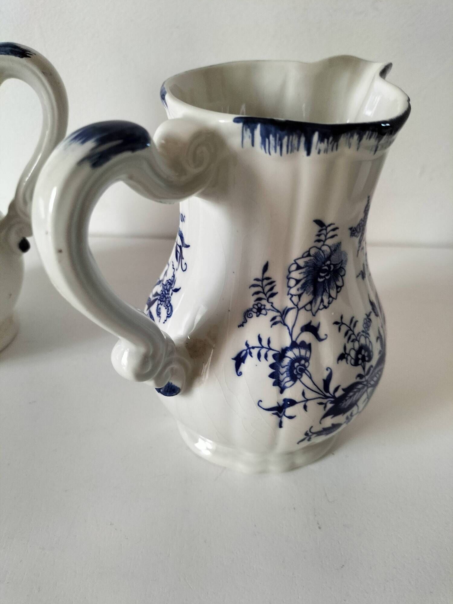 Trio of jugs and cup Sarreguemines Lancaster decoration