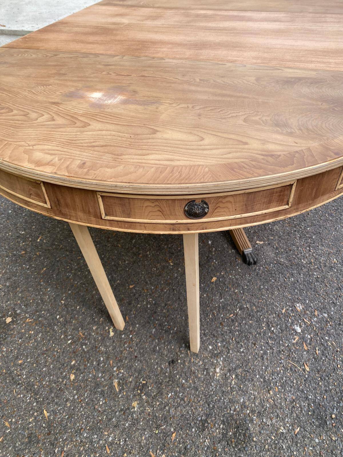 Round extendable dining table Regency central leg stripped mahogany 1960