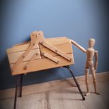 Former sewing worker on feet