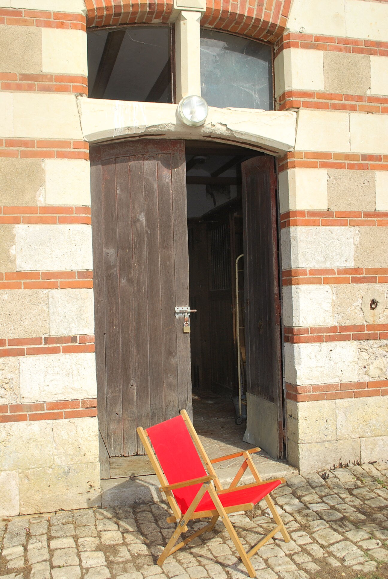 Chaise camping vintage rouge