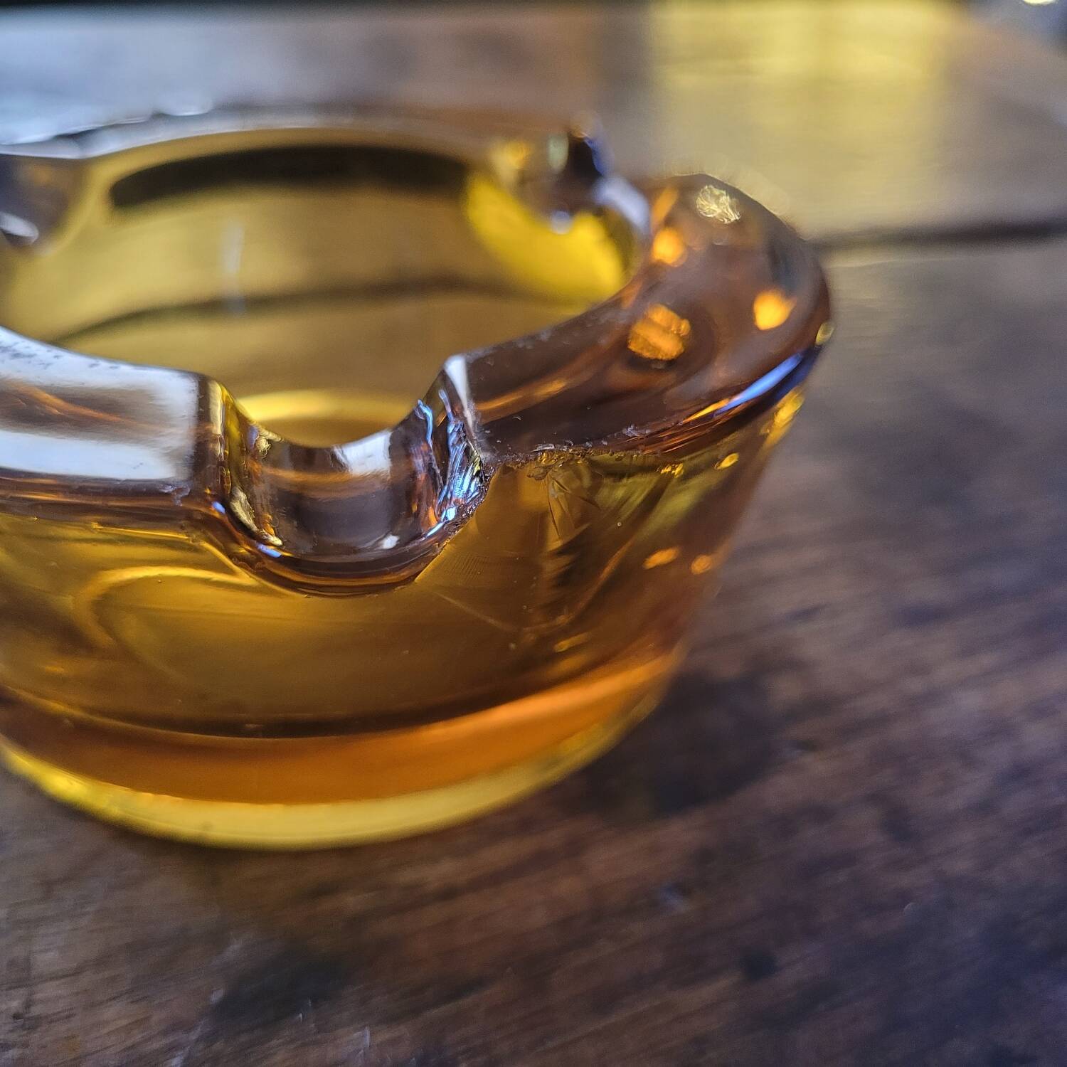 Cendrier verre ambré moulé vintage années 70