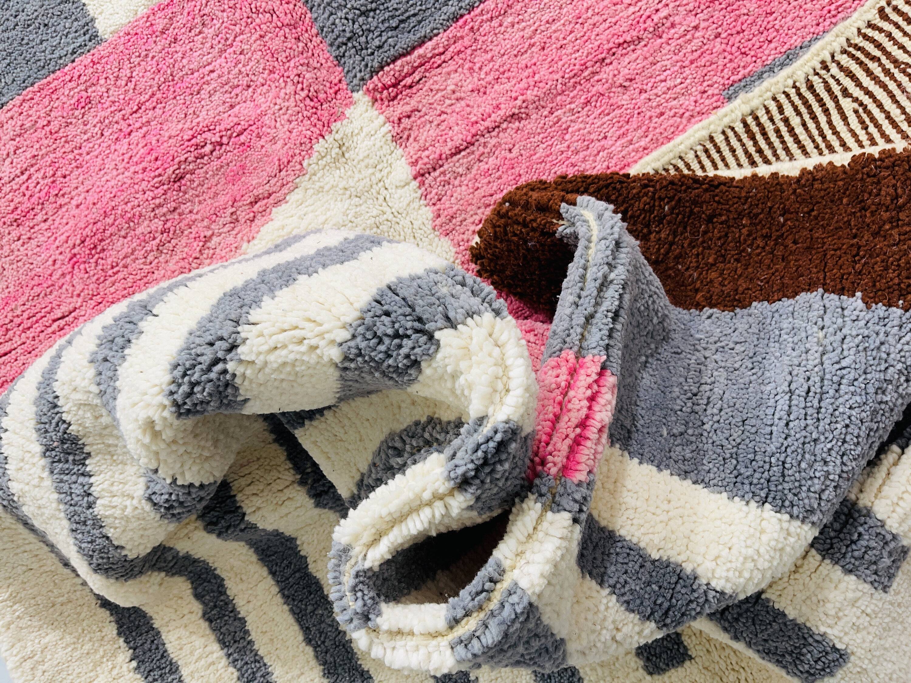 Handmade artisanal Berber rug 2.5x1.5 m