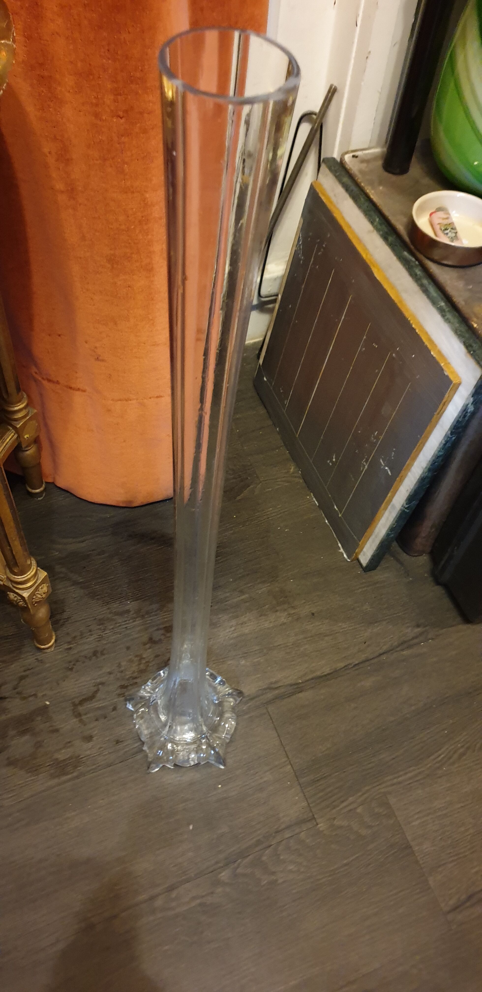 Vase soliflore molded glass