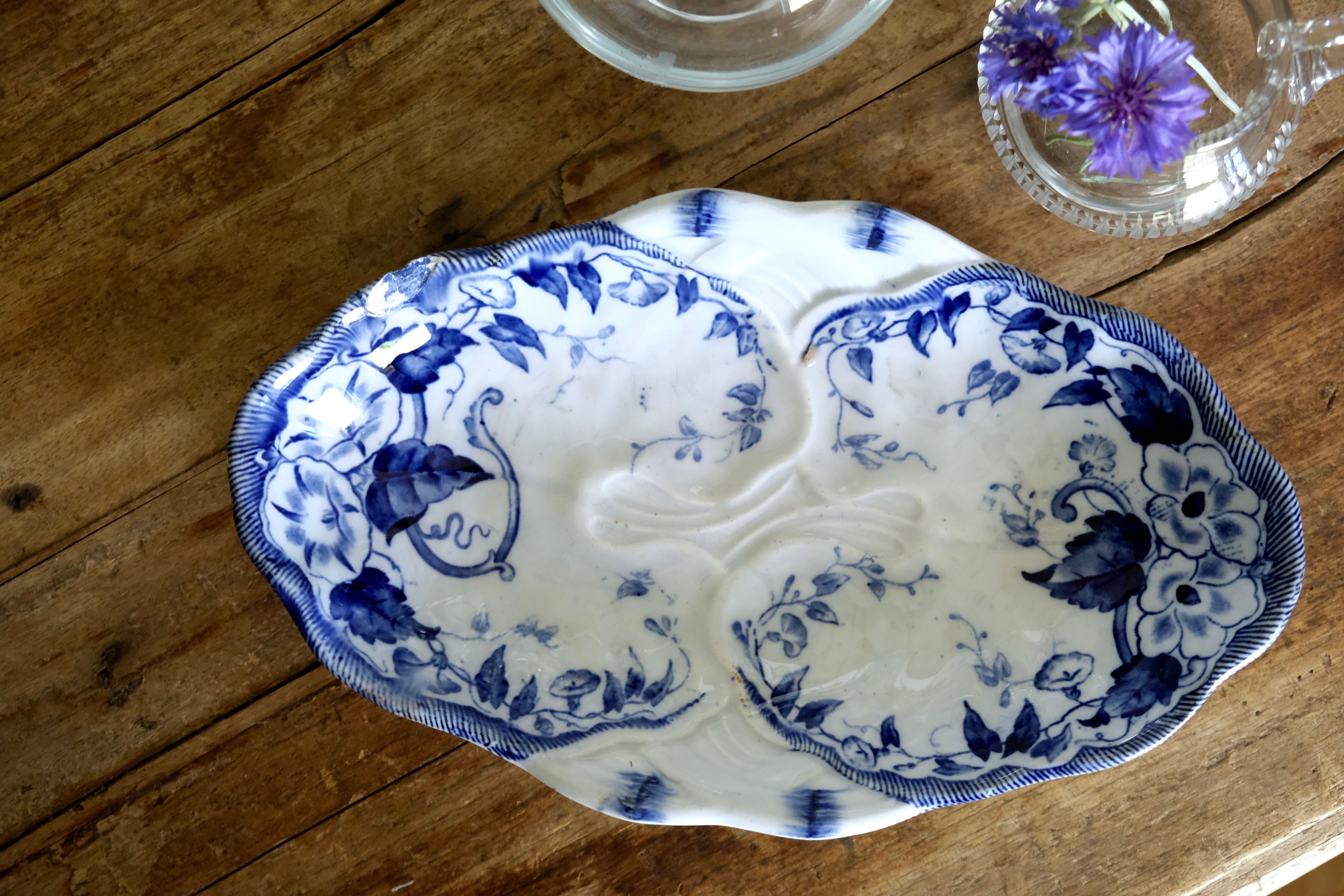 Ravier in porcelain, Ironstone, model Flora, Creil & Montereau XIXth