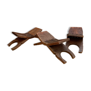 Un ensemble de trois tabourets