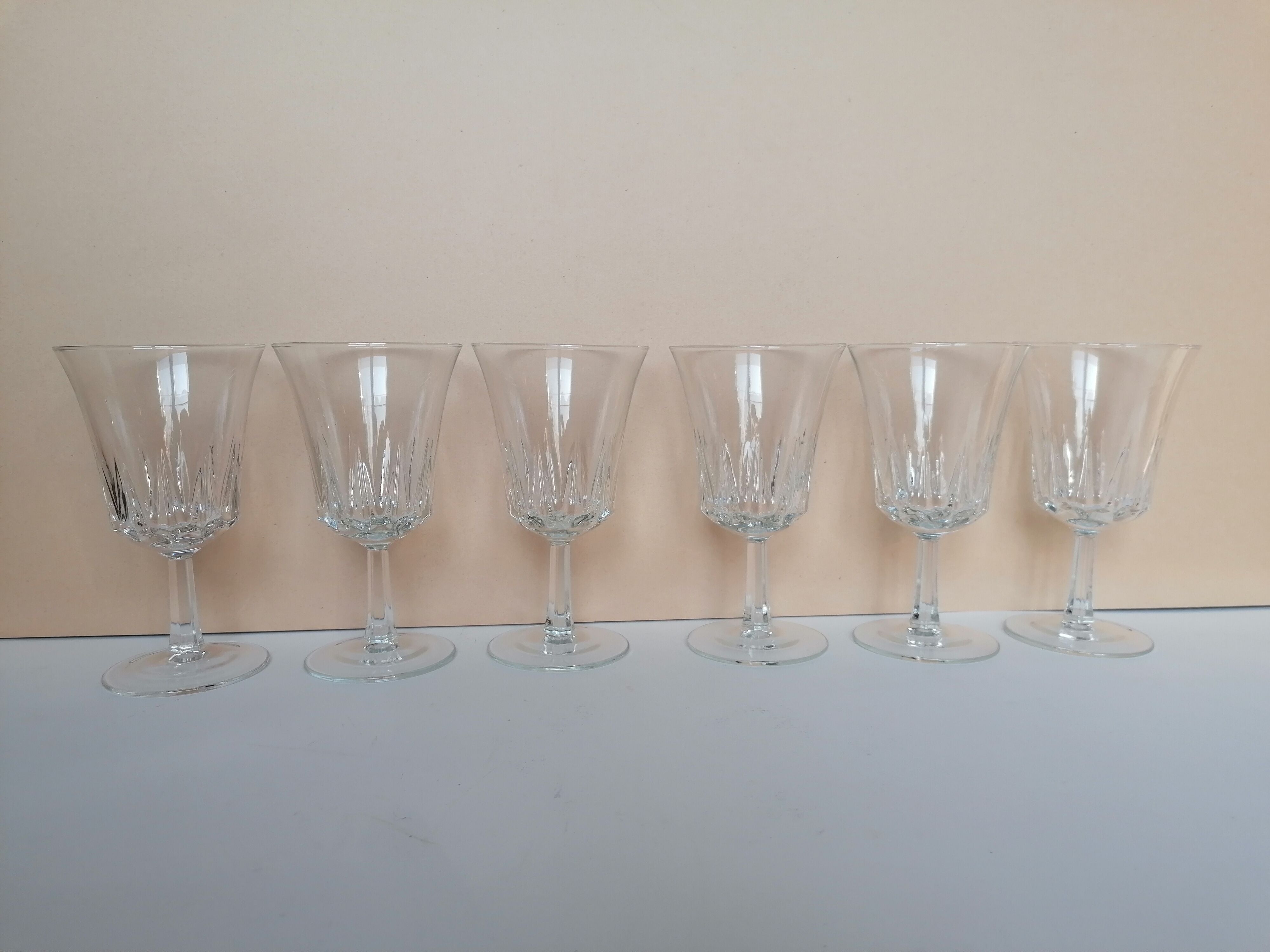 Service 24 pieces vintage foot glasses 70s