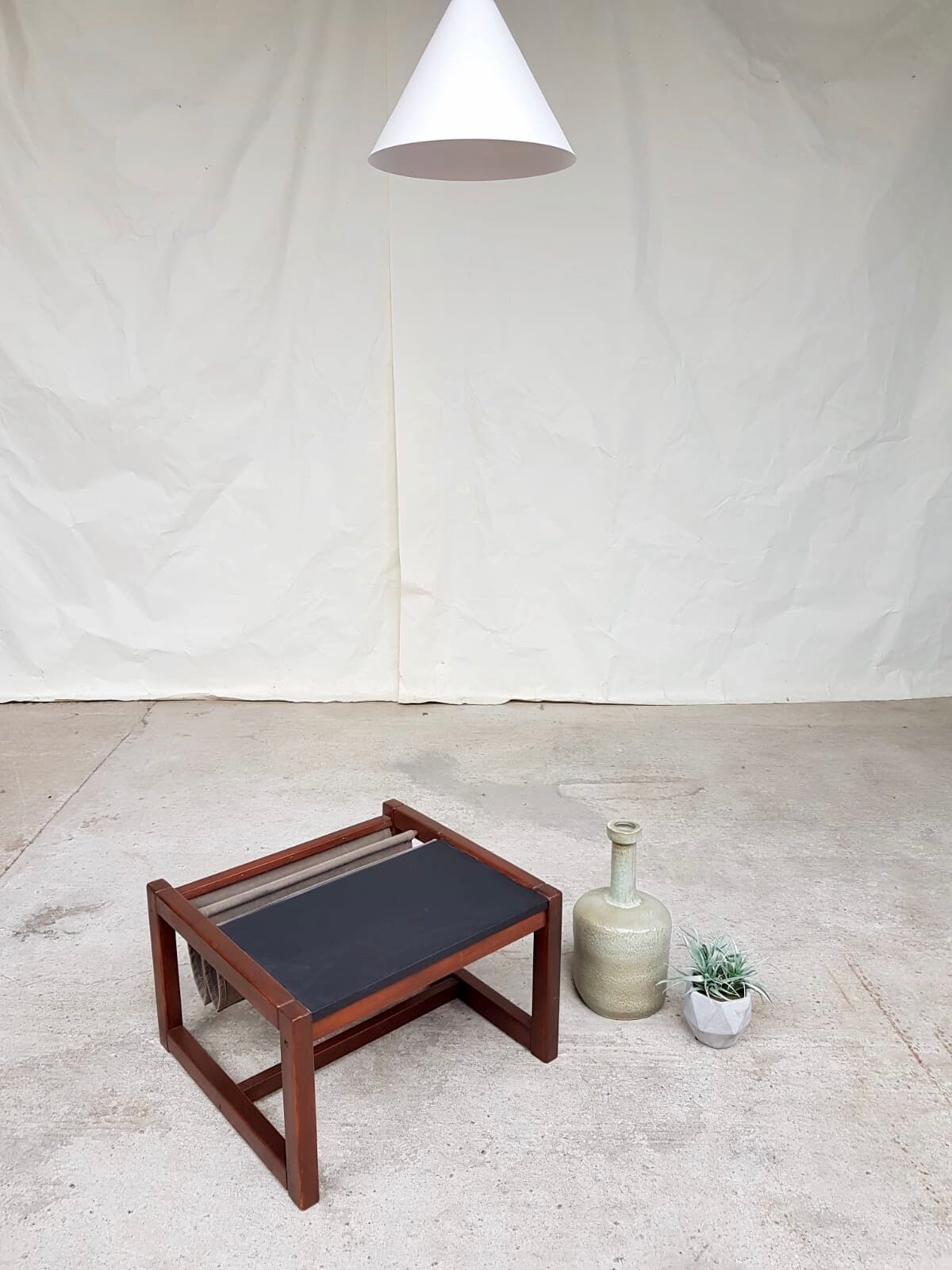 Coffee table with magazine rack