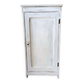 Storage cabinet