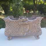 Cast iron planter