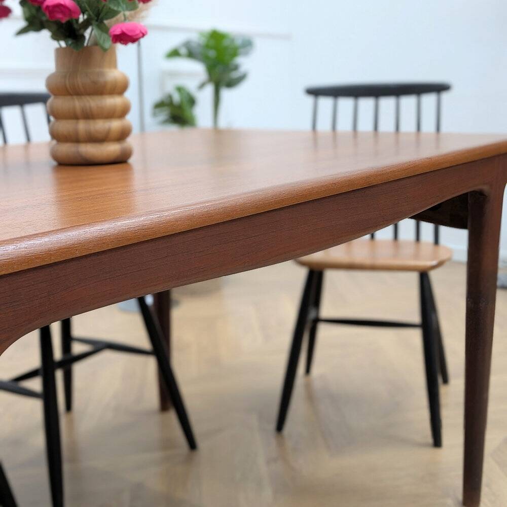 Table manger scandinave