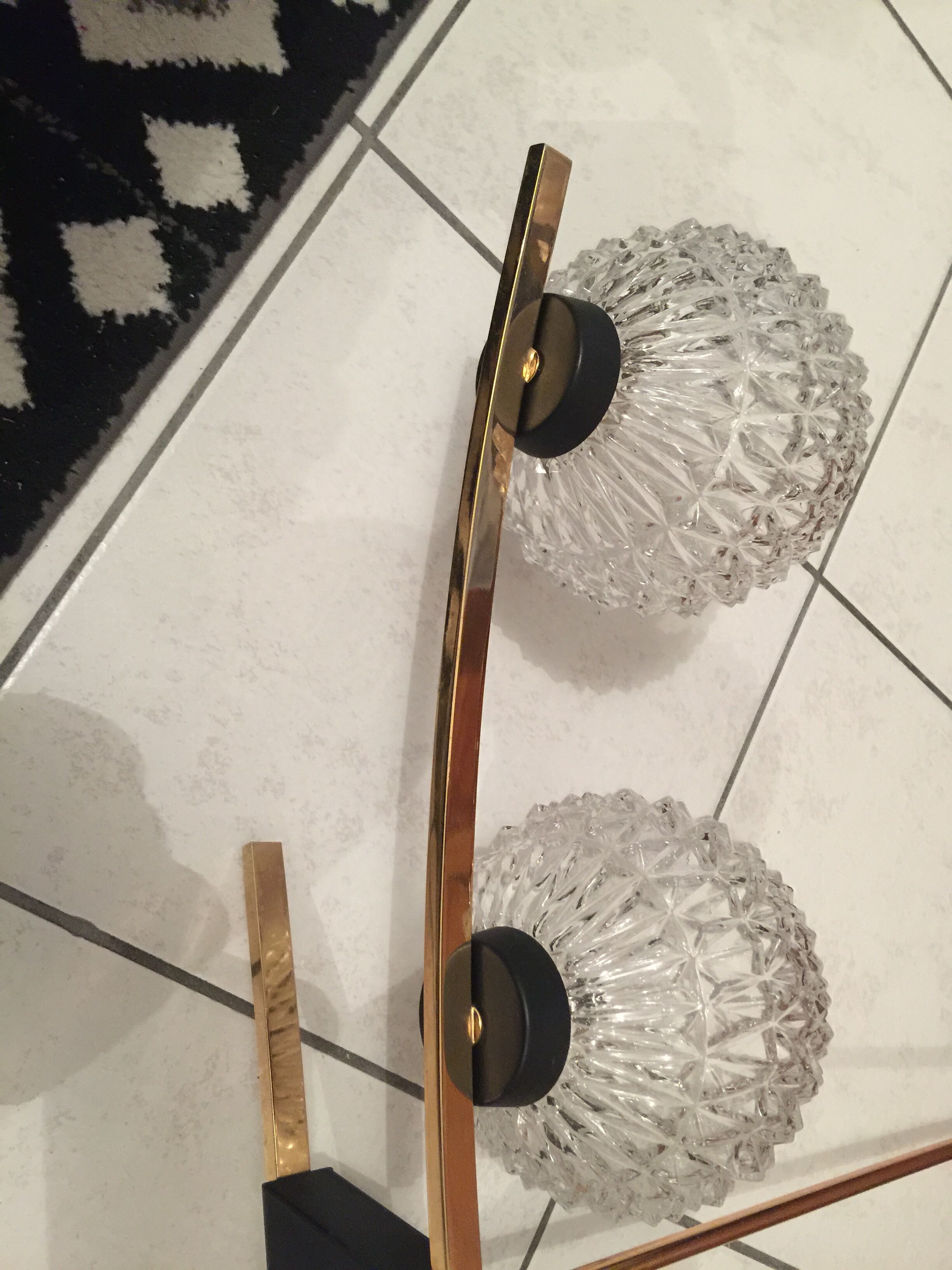 Lustre 4 boules de verre et laiton design