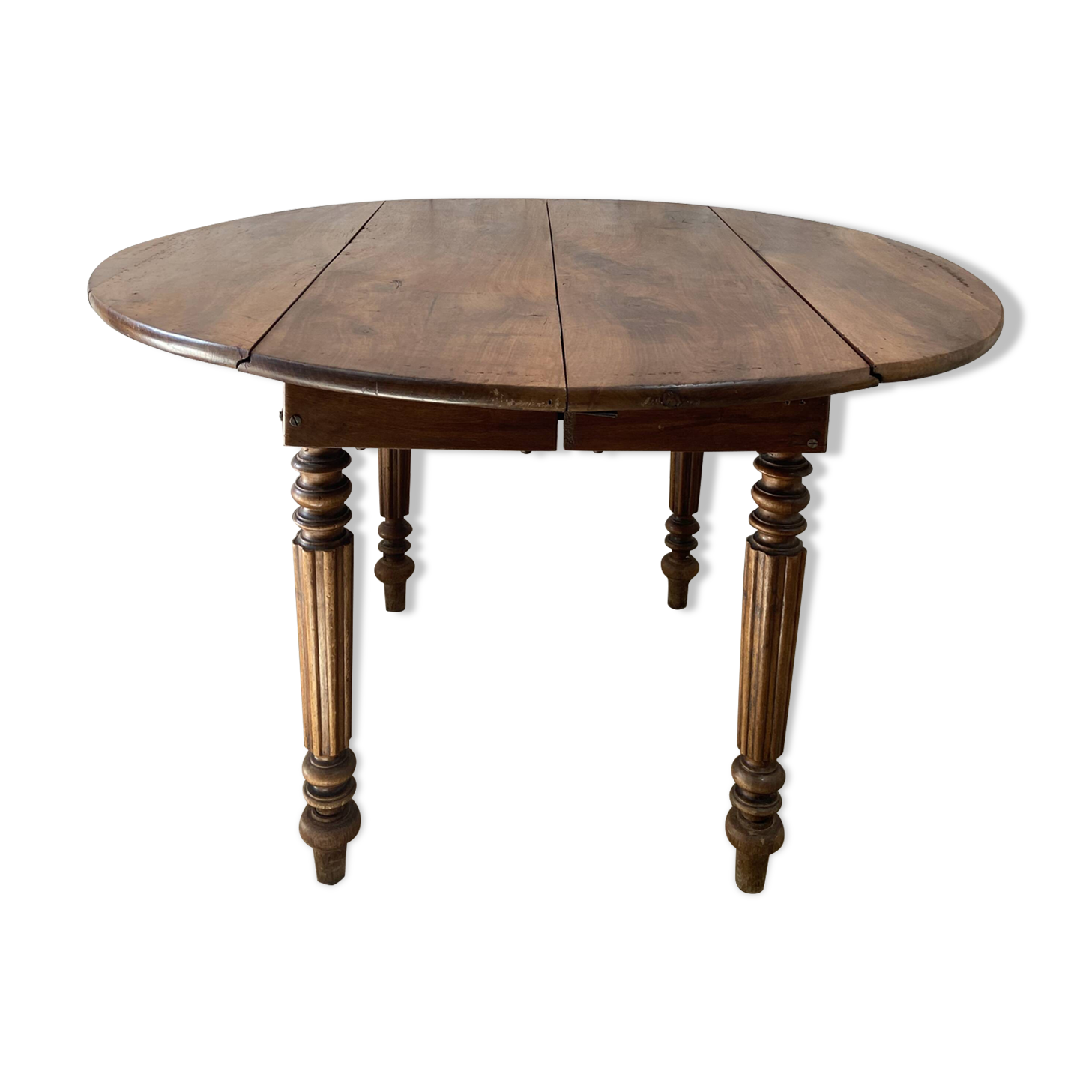 Extendable country table