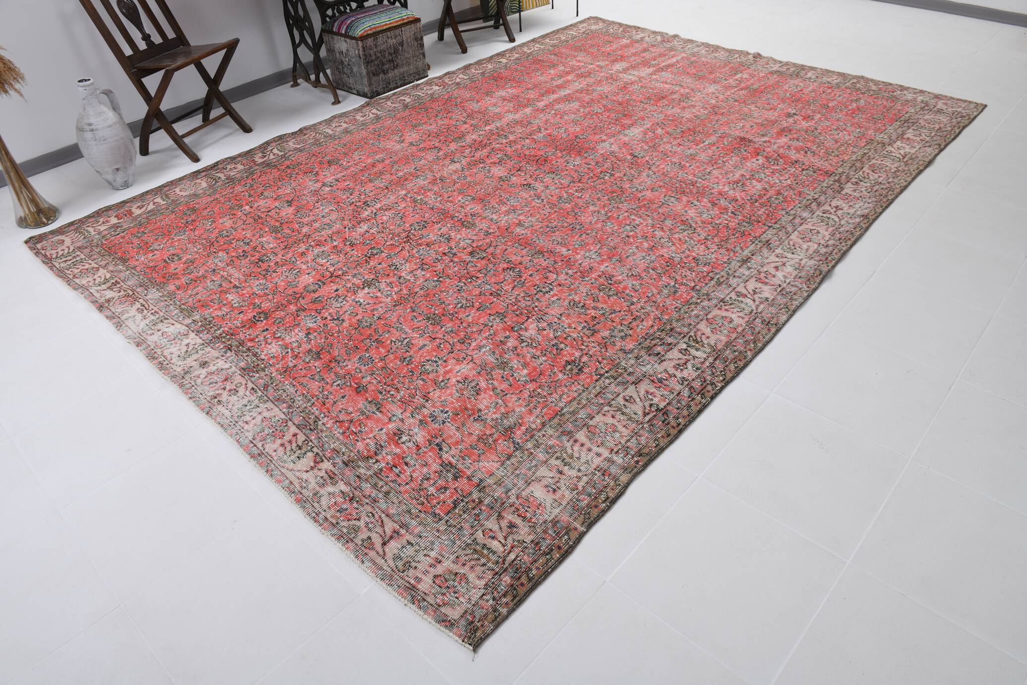 9x12 large red perisan rug, 267x385cm