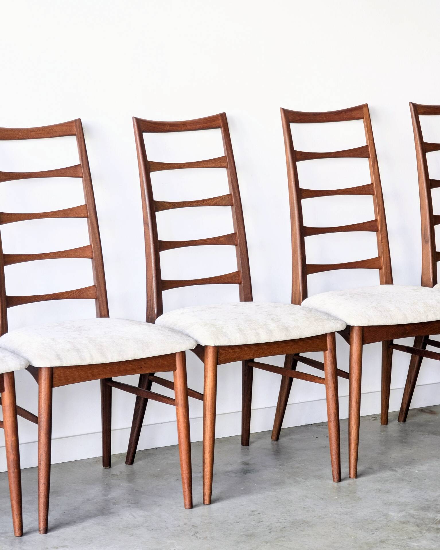 8 chaises vintage danoises teck modèle Lis, Niels Koefoed, 1960 1970