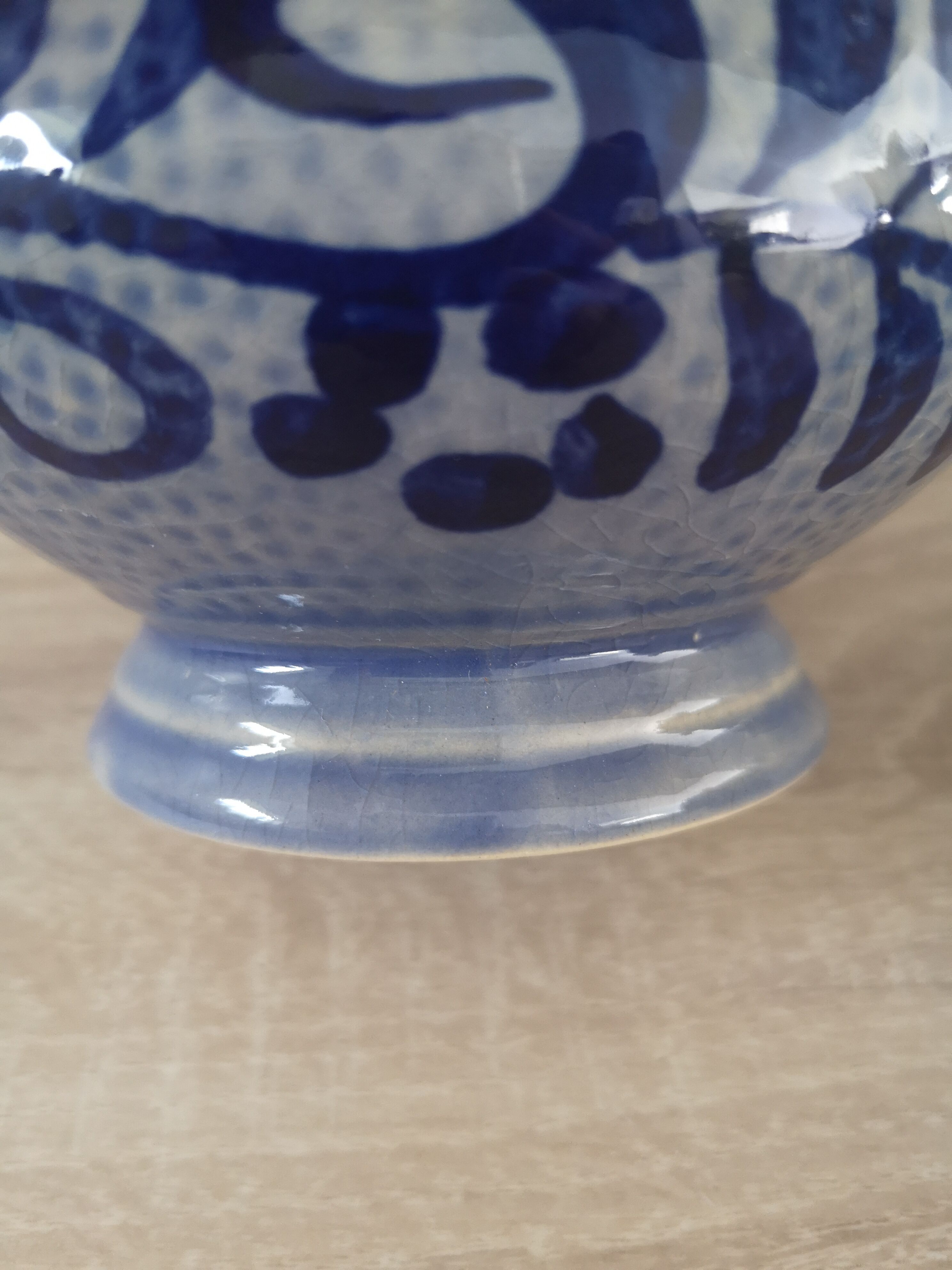 Lot bowls Alsatian lion head