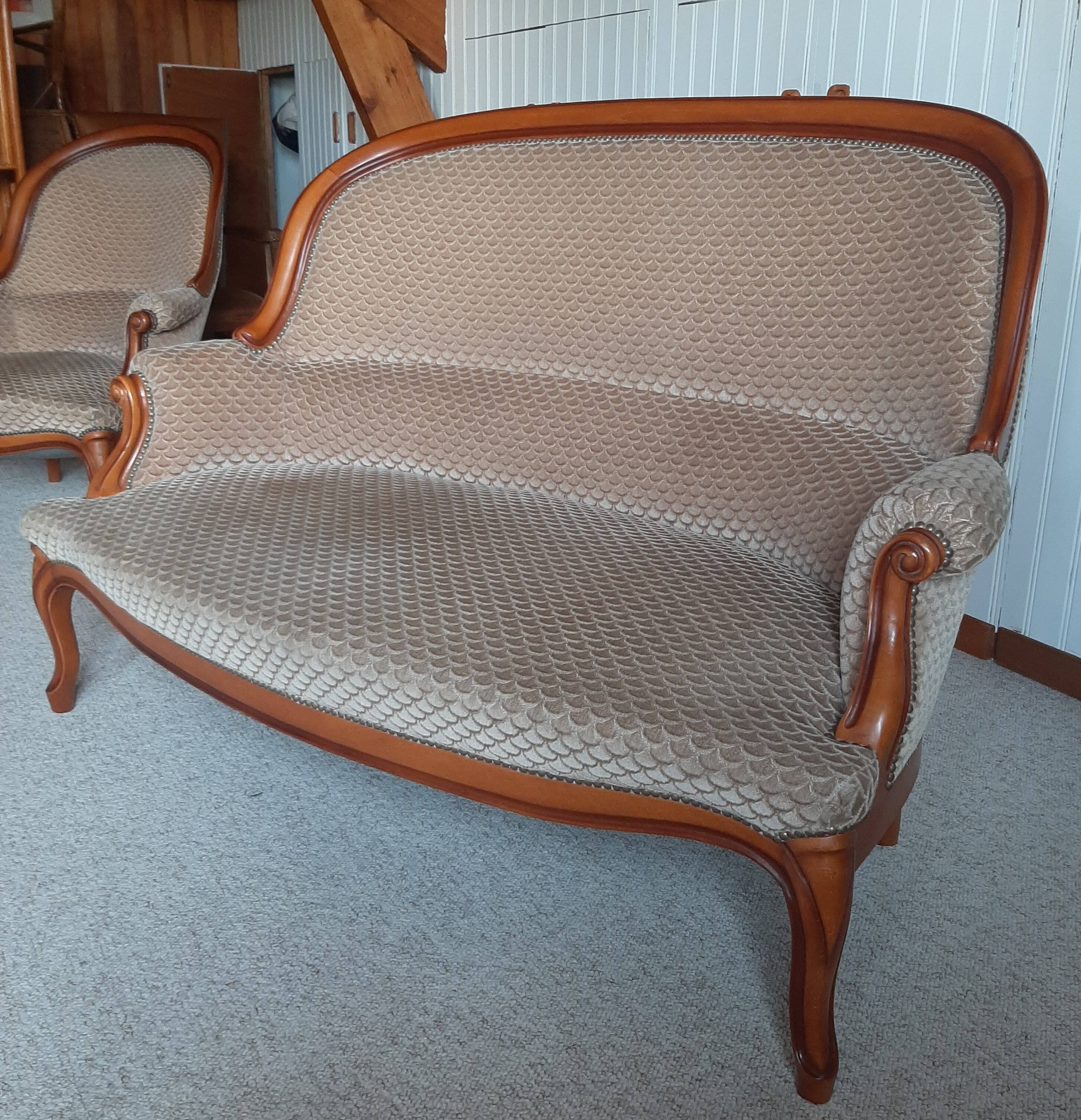 2-seater Louis XV style sofa - arched legs - Art Deco patterned velvet fabric - Beige