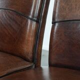 Ensemble confortable de 2 chaises de salle à manger en cuir de mouton avec du caractère.