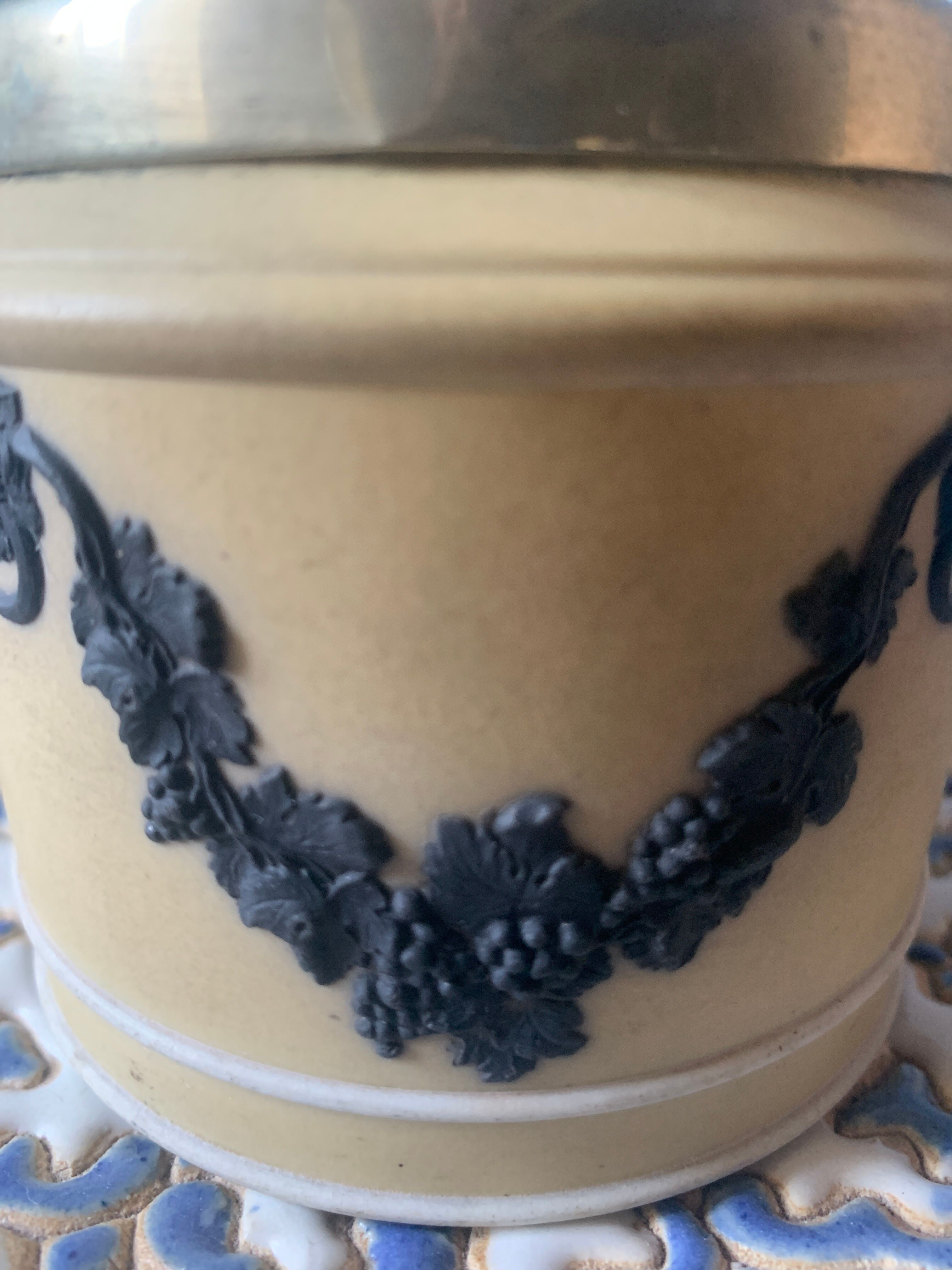 Mustard/jam pot in black jasper Wedgewood on a cane.