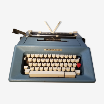 Machine à écrire mécanique transportable olivetti studio 46 bleue