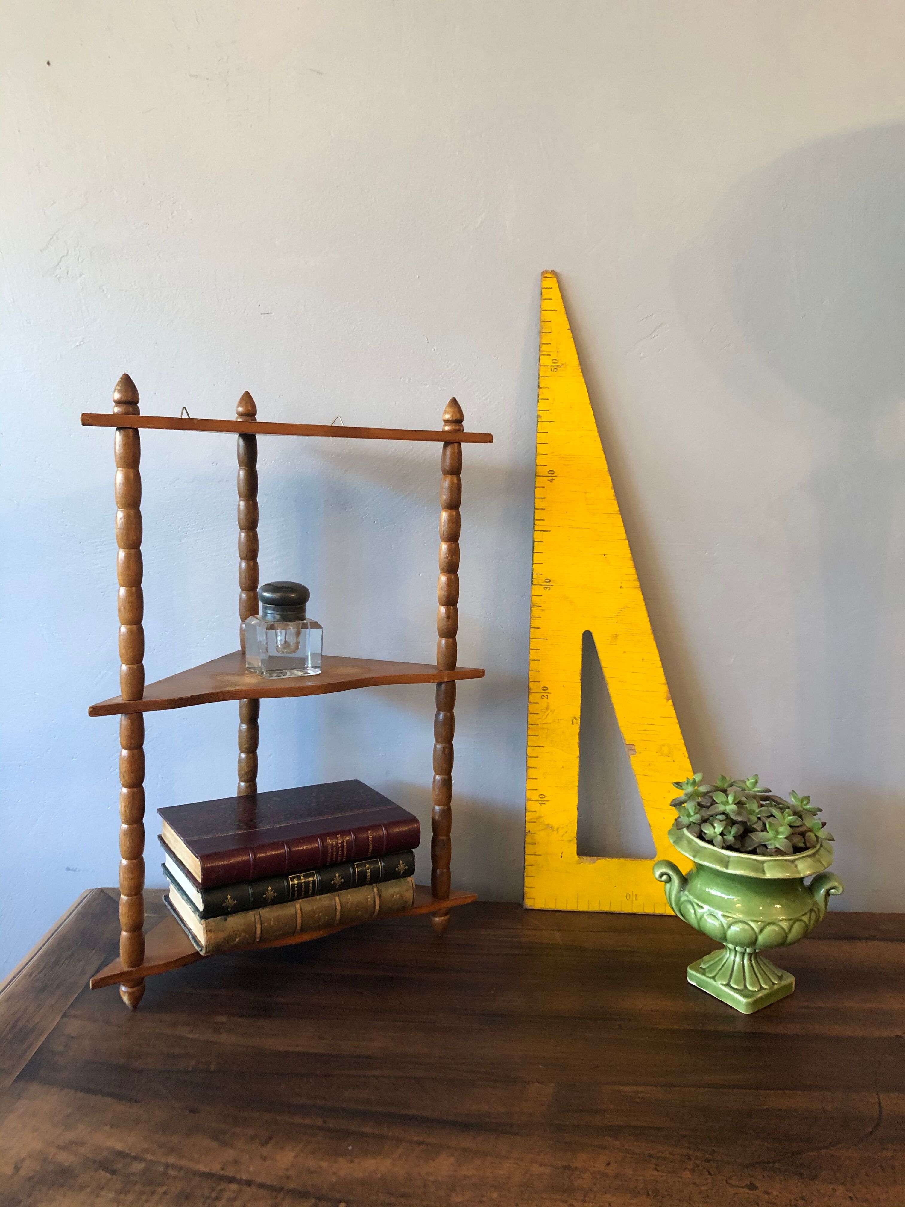 Shelf to be laid or hung