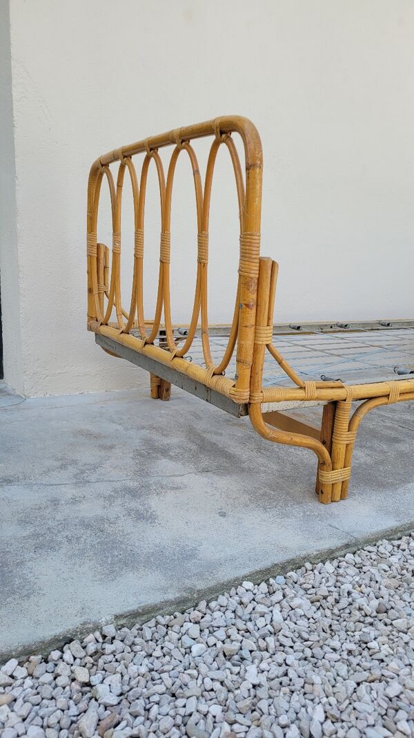Lit corbeille en rotin vintage 1950