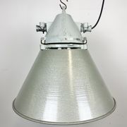 Lampe antidéflagrante industrielle avec abat-jour en aluminium d’Elektrosvit, années 1970