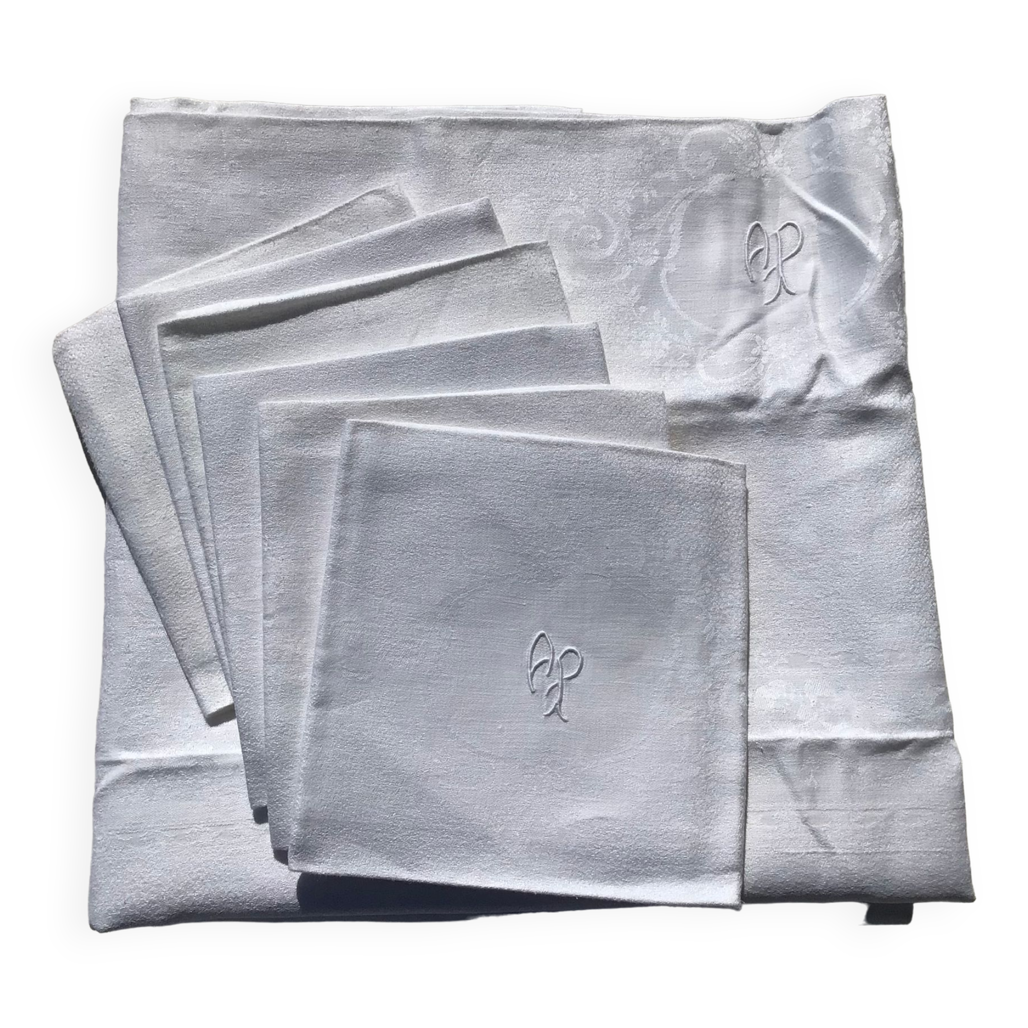 AP embroidered square tablecloth with 6 towels