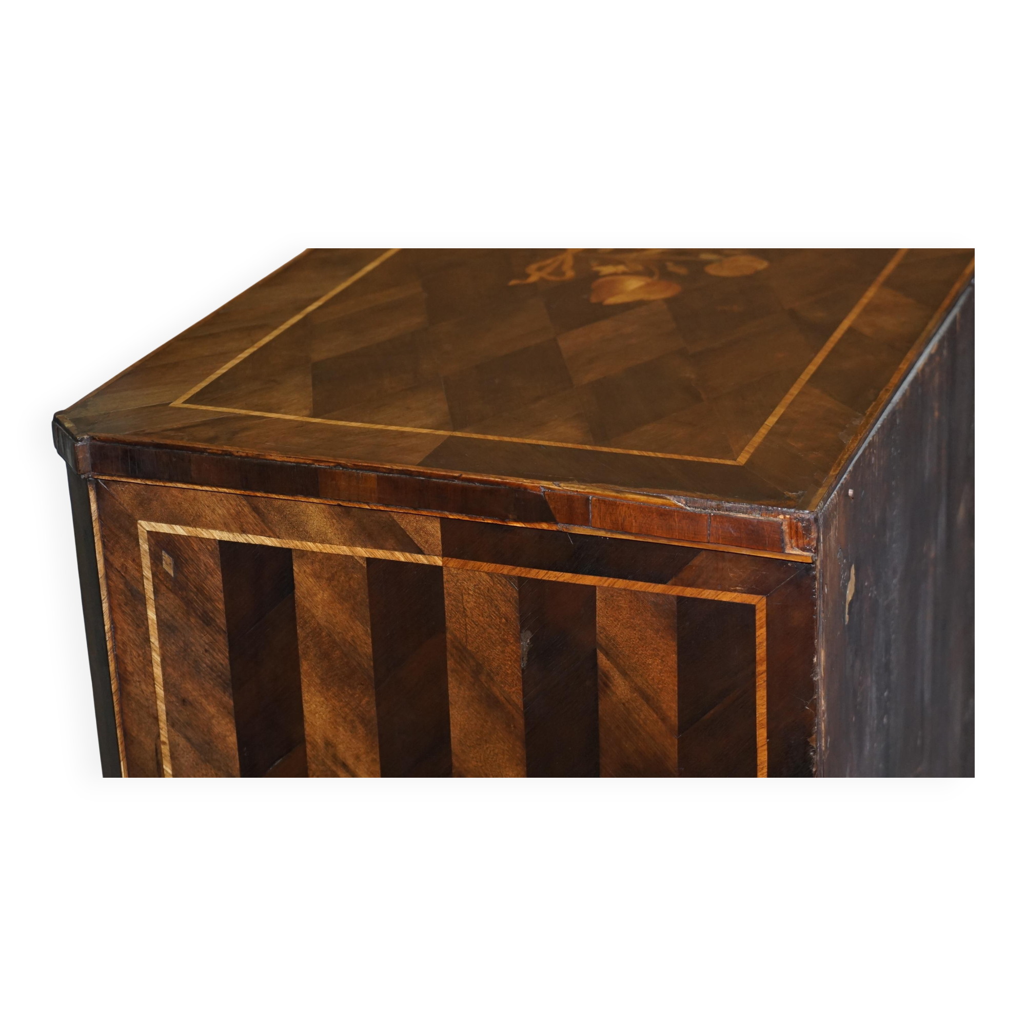 Rare commode with continental marquetry parquetry circa 1780