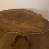 Oval pedestal table