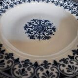 Pair of plates, one soup and one flat, Badonviller, Oriental decoration, early 10th century