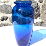 Vase en verre bleu
