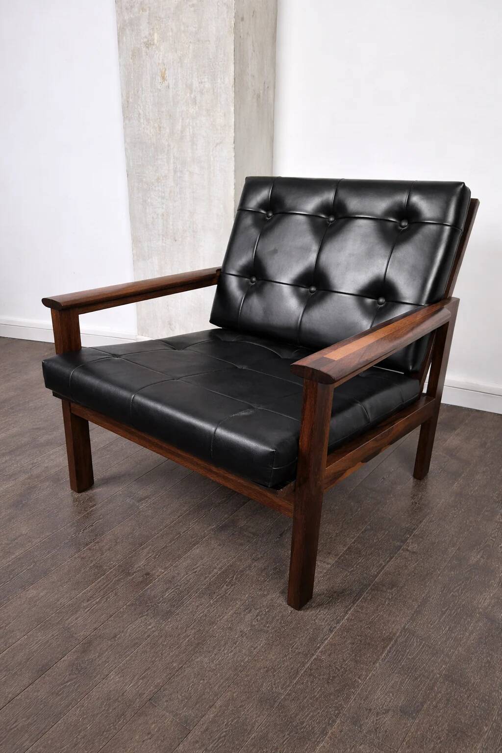 Pair of armchairs in rosewood model Capella by Illum Wikkelsø for Niels Eilersen, Denmark, 1960.