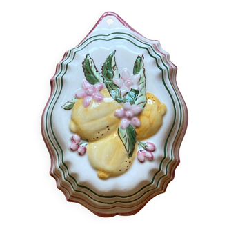 Ceramic cake mold with lemon decoration