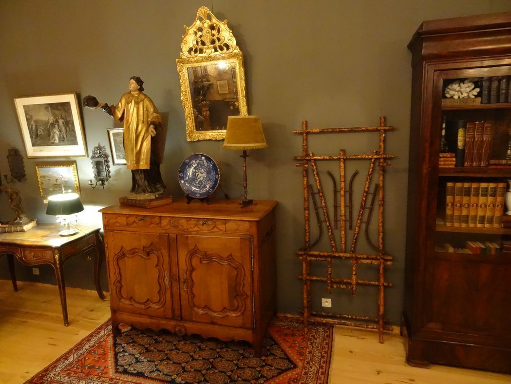 Bamboo coat racks, nineteenth century, 76x174 cm