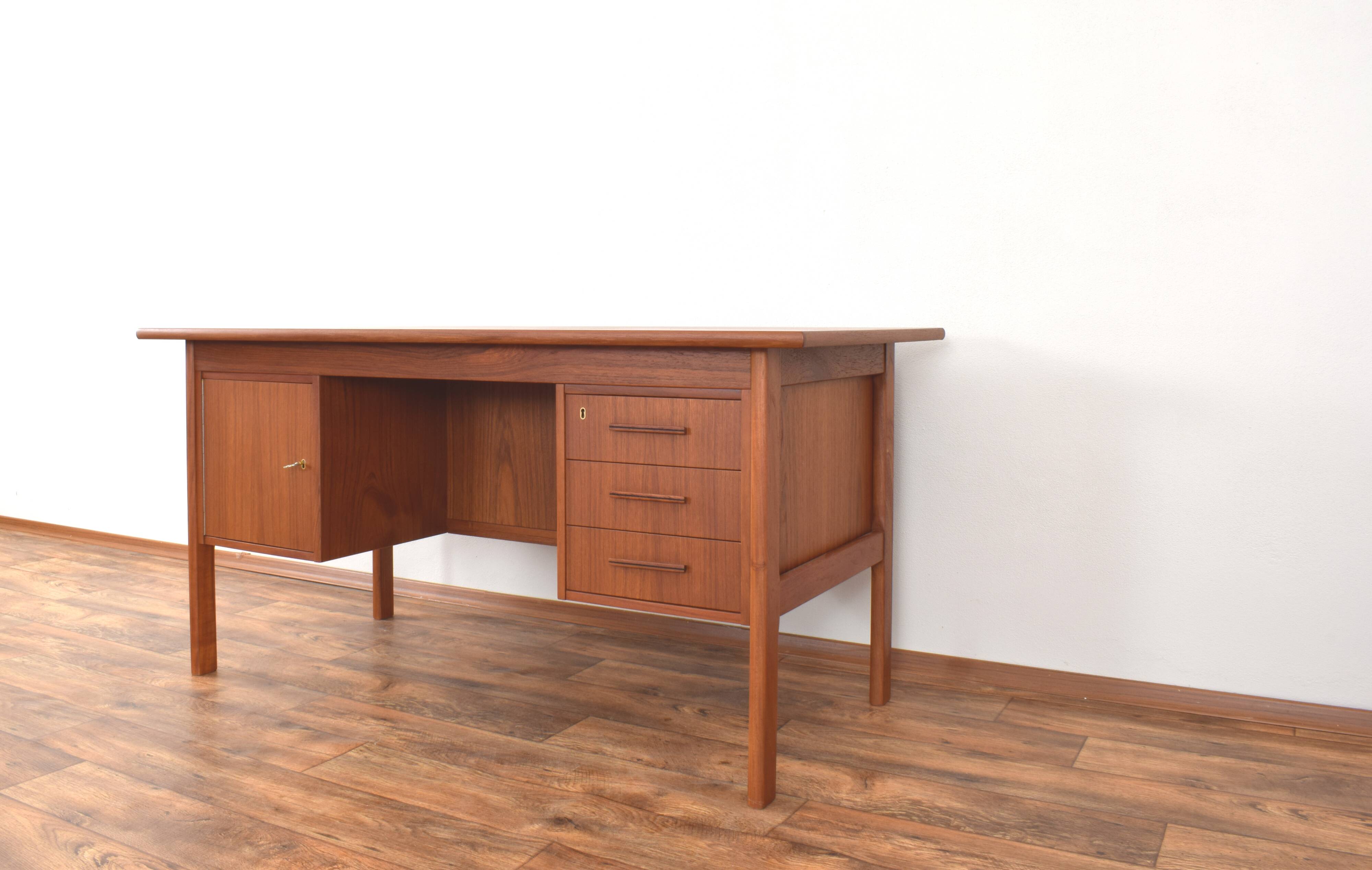 Mid-Century Danish Freestanding Teak Desk, 1960s