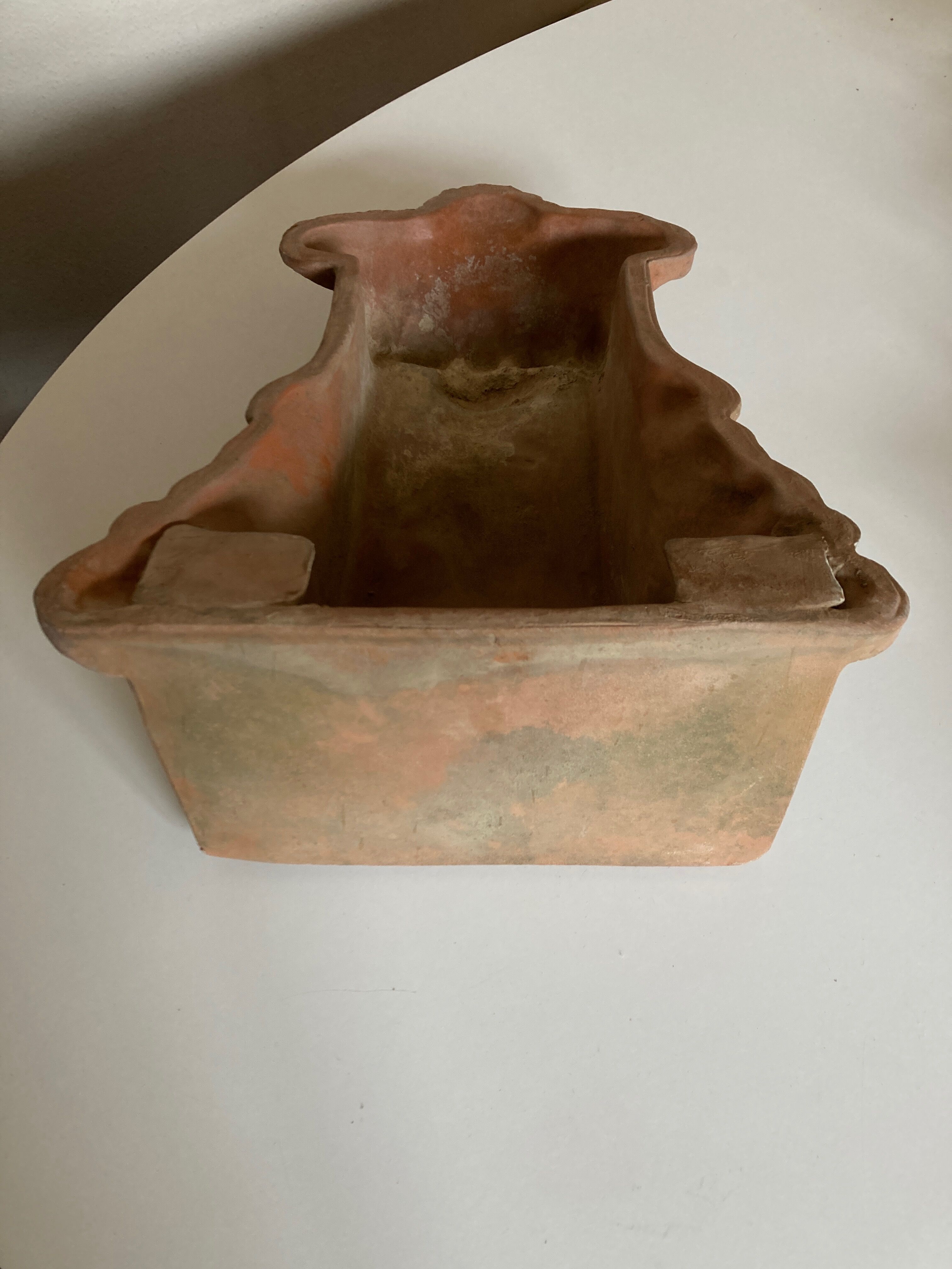 Neo classical console terracotta shelf acanthus leaves