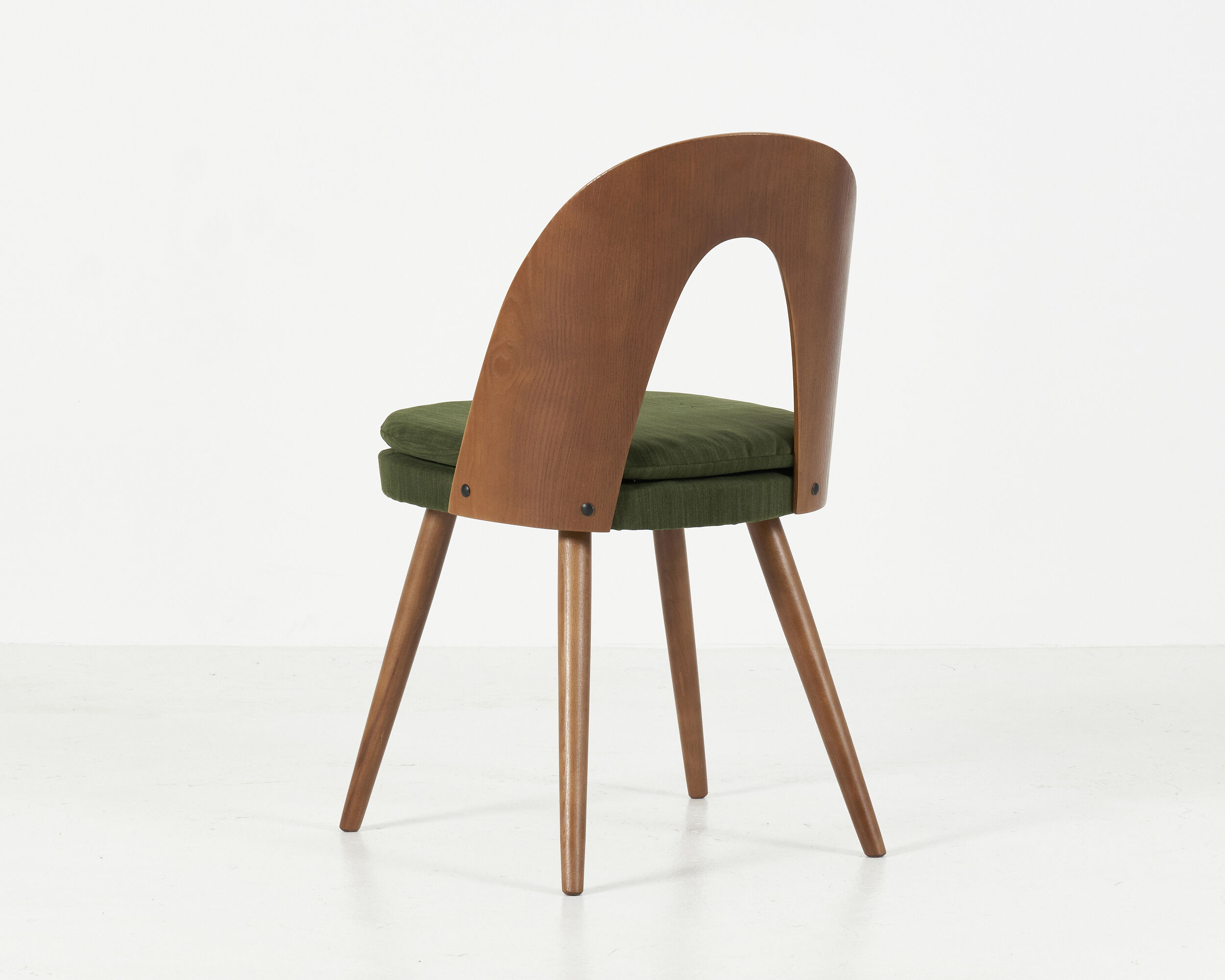 Chaise Antonin Suman des années 60