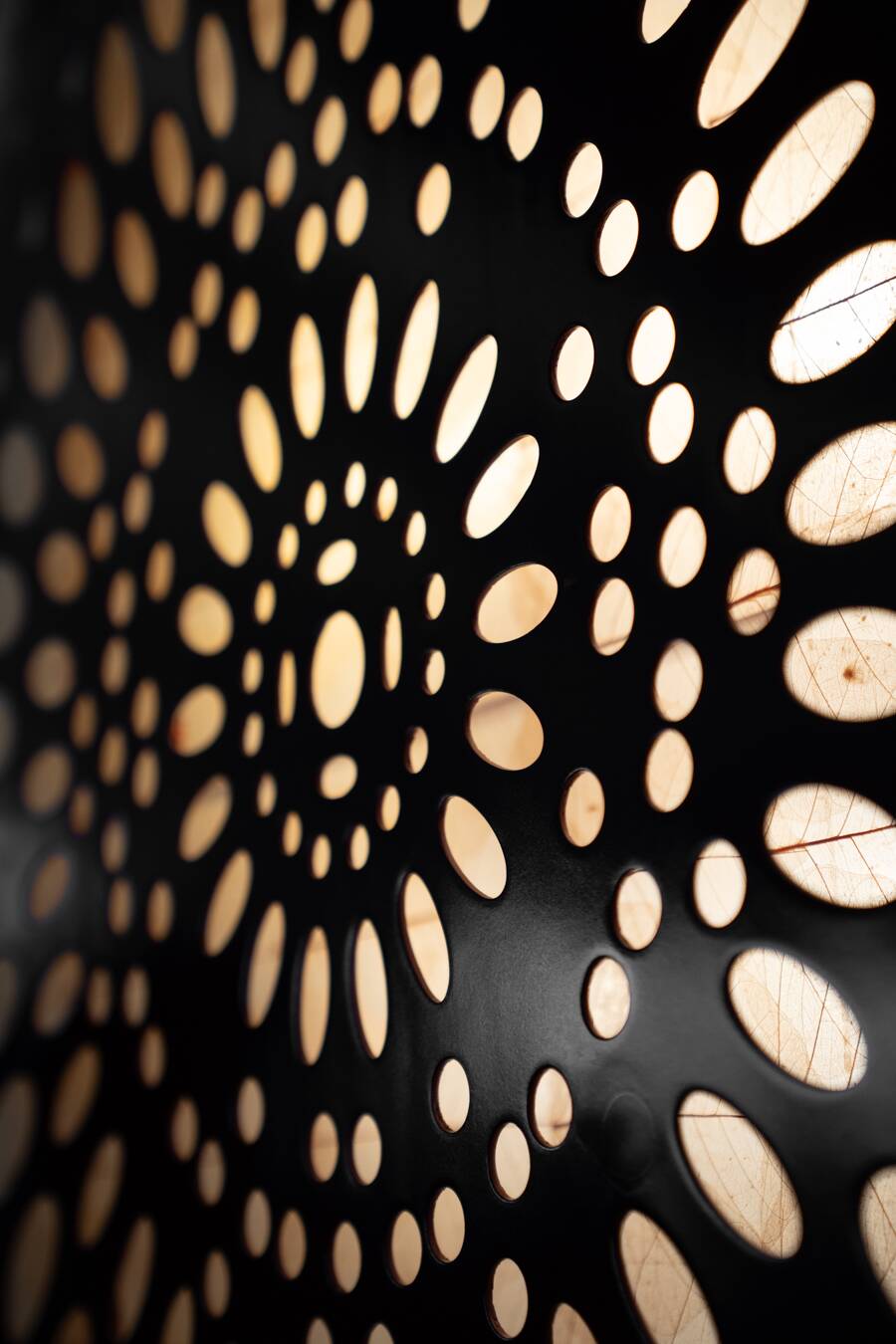 Square wall lamp in red wood and rice paper, prod. Steelline 1980