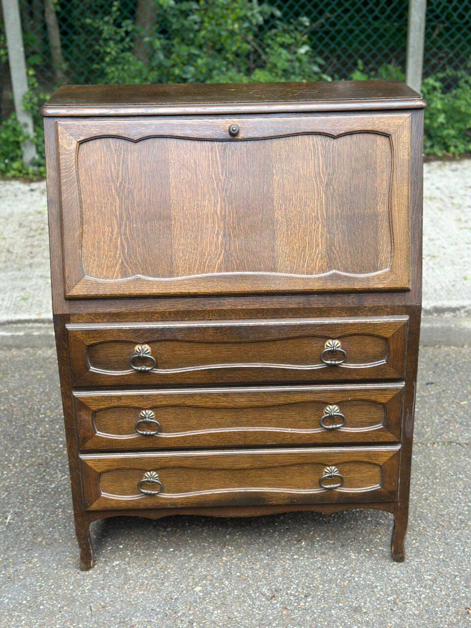 Secretary desk with a drop-down front in solid wood, Louis XV style.