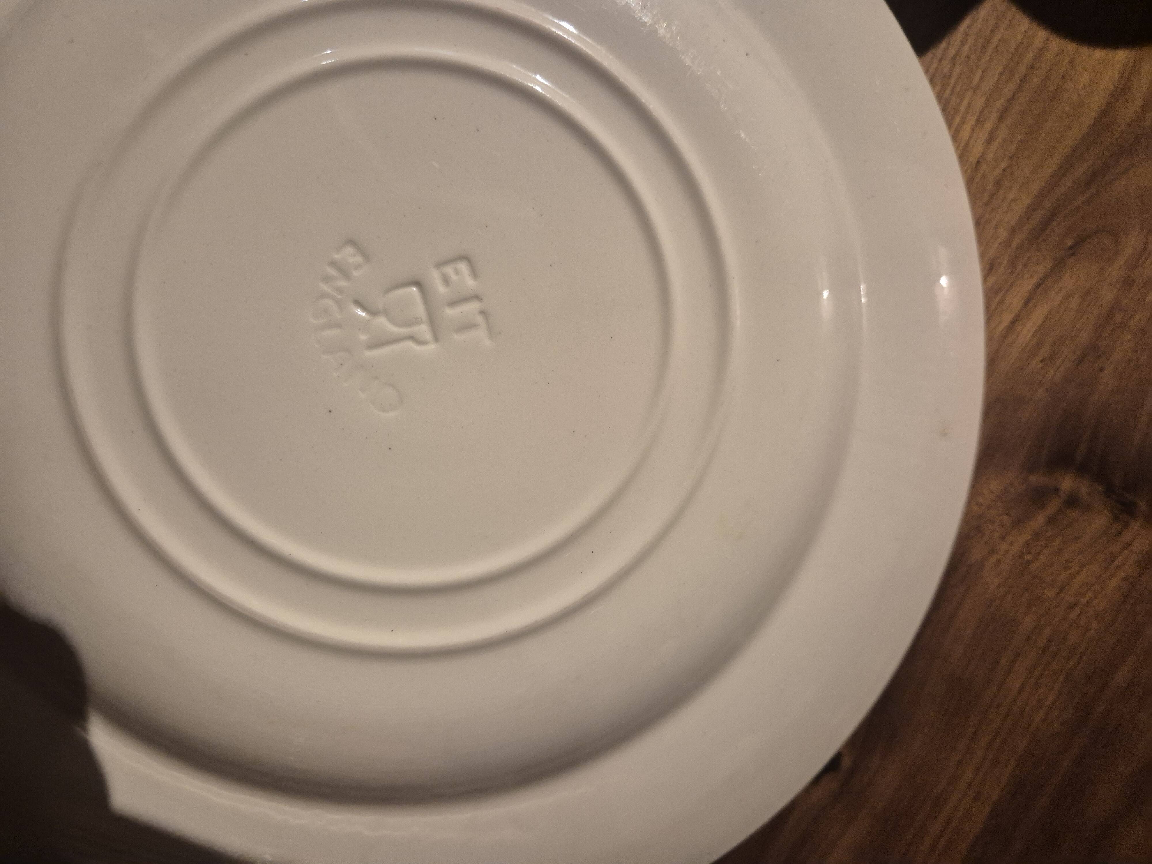 Important Porcelain Service EIT England