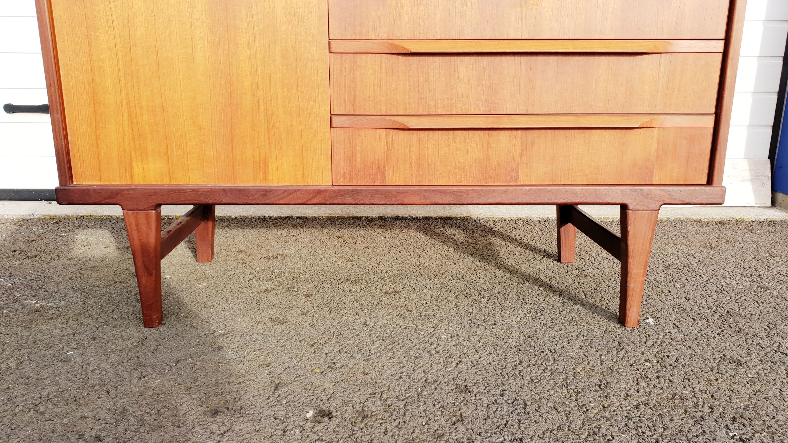 Scandinavian secretary cabinet
