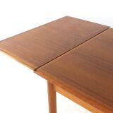 Extendable rectangular dining table "Horsbyg" - Danish design in teak