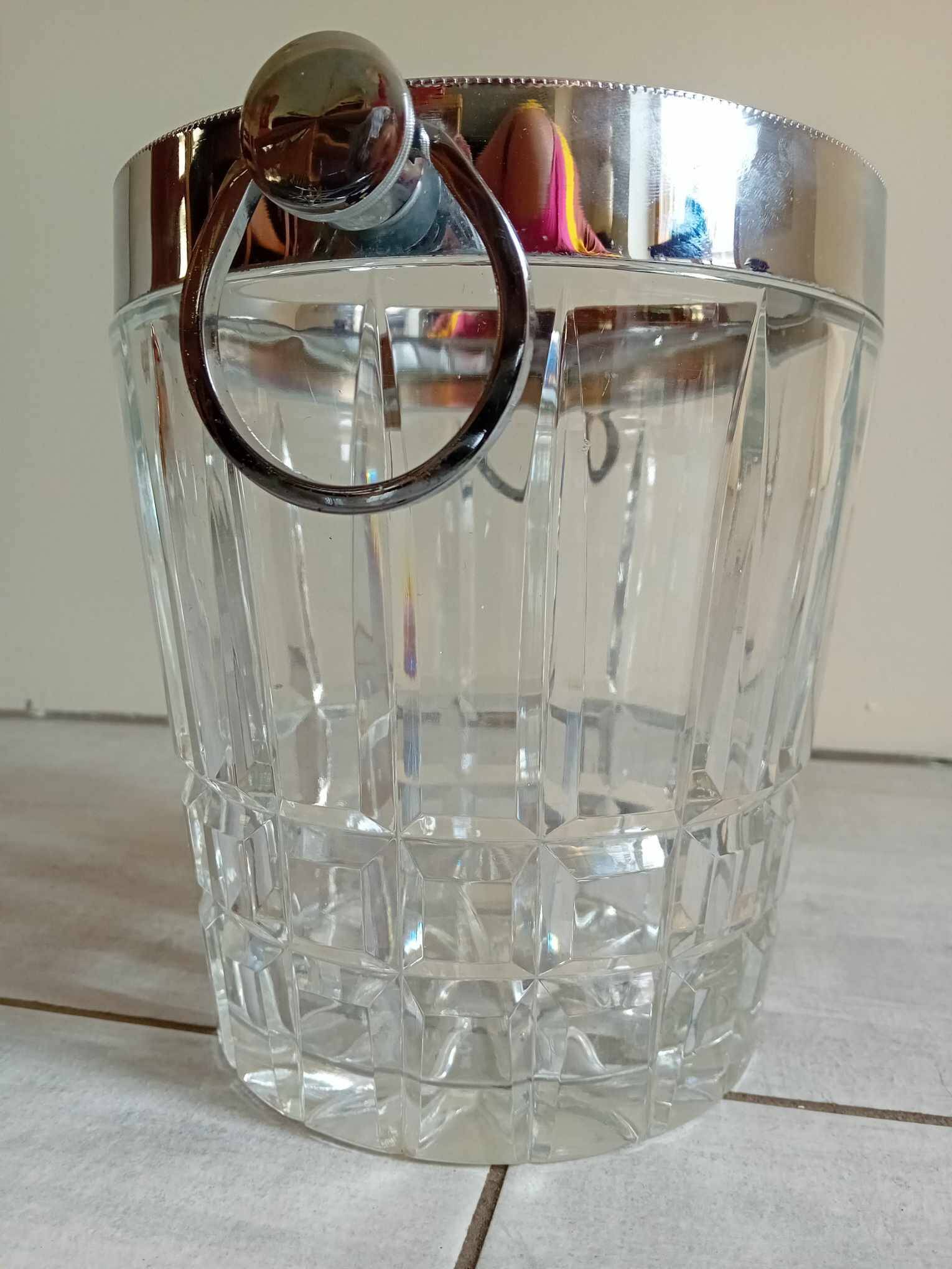 Champagne bucket in crystal 70s