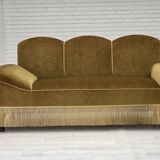 Canapé/lit de repos 2 places des années 1950, velours vert clair, pieds en frêne.