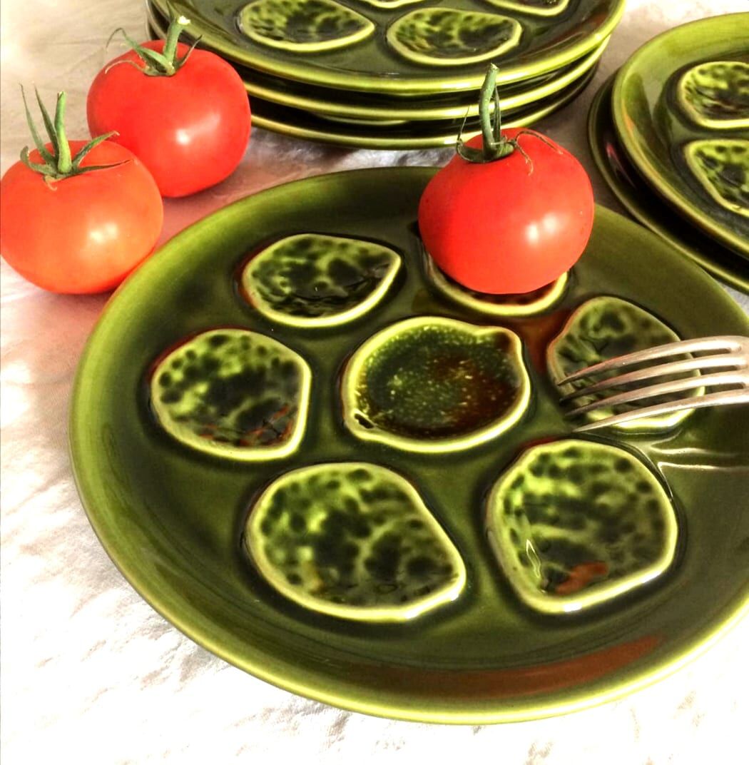 Vintage slurry oyster plate service