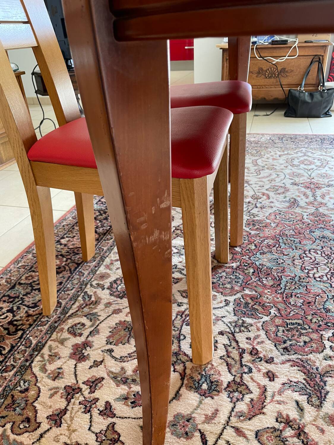 Table en bois ovale 6/8 personnes et 4 chaises art déco