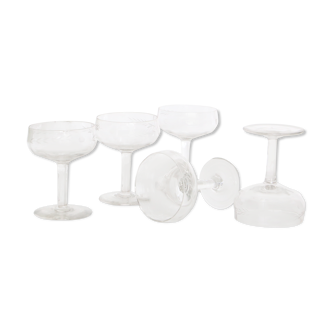 Set of 5 chiseled glass champagne cups